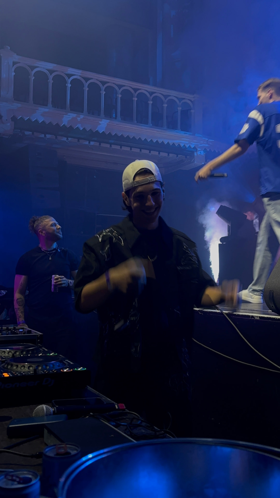 Larz in Paradiso